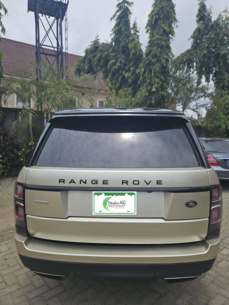 
								2014 RangeRover Vogue Autobiography, Full Option, luxury with Panoramic roof. Full duty. Abuja   30M full									