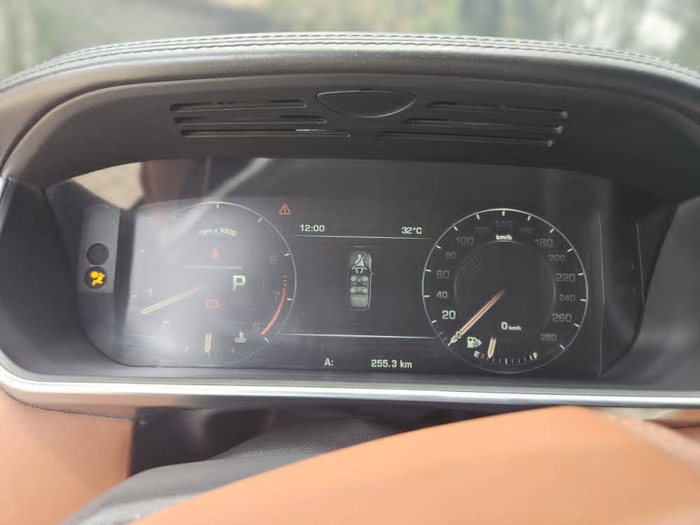 
								2014 RangeRover Vogue Autobiography, Full Option, luxury with Panoramic roof. Full duty. Abuja   30M full									