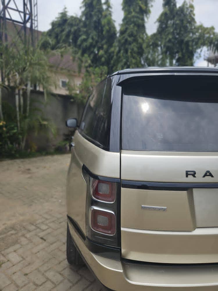 
								2014 RangeRover Vogue Autobiography, Full Option, luxury with Panoramic roof. Full duty. Abuja   30M full									