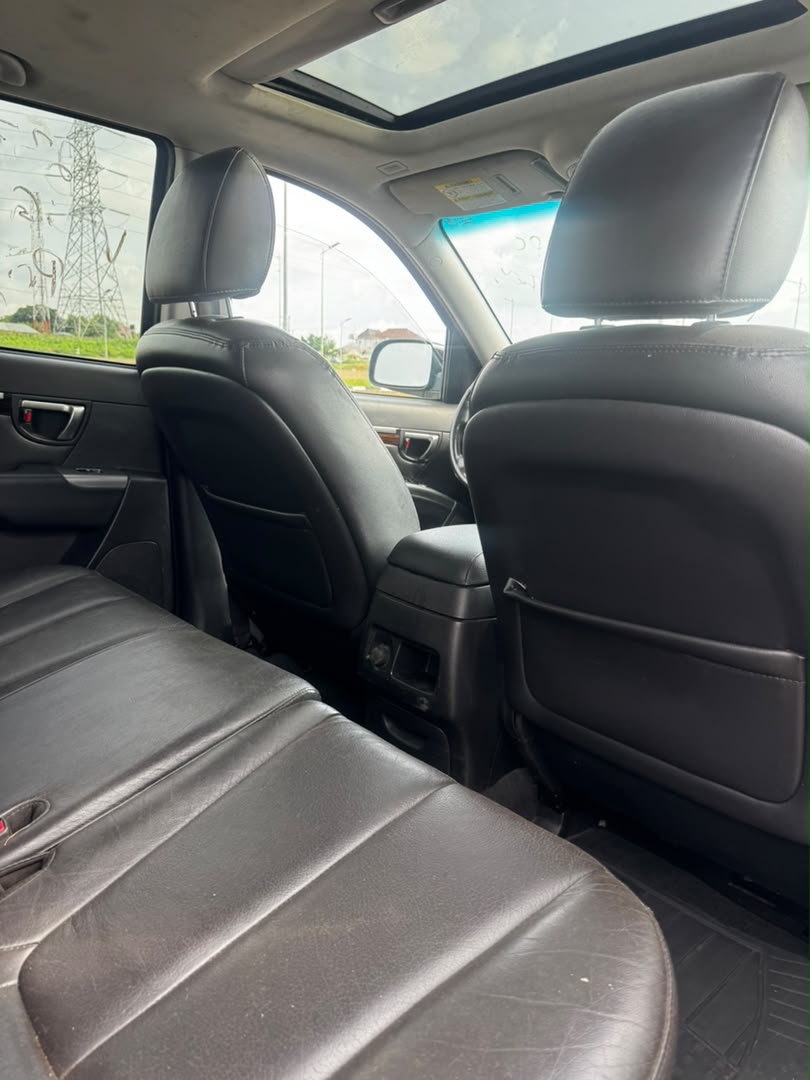 
								Giveaway Deal‼️‼️‼️ Grade A Foreign Used 2013/14 AWD Hyundai Santafe (Limited) car is in pristine condition (Key entry & Sunroof) with 2026 entry duty going for just 14.5m with me Lugbe Abuja📍 ZERO CHAIN DEAL full									