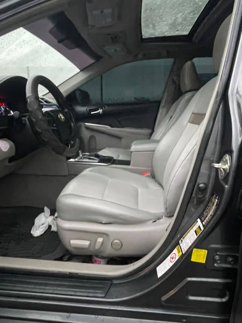 
								CLEAN NEATLY USED 2013 UNREGISTERED TOYOTA CAMRY XLE ONE YEAR USED NOW AVAILABLE PRICE 💰 9.5M buyer settle 200k 🫶 ABUJA full									