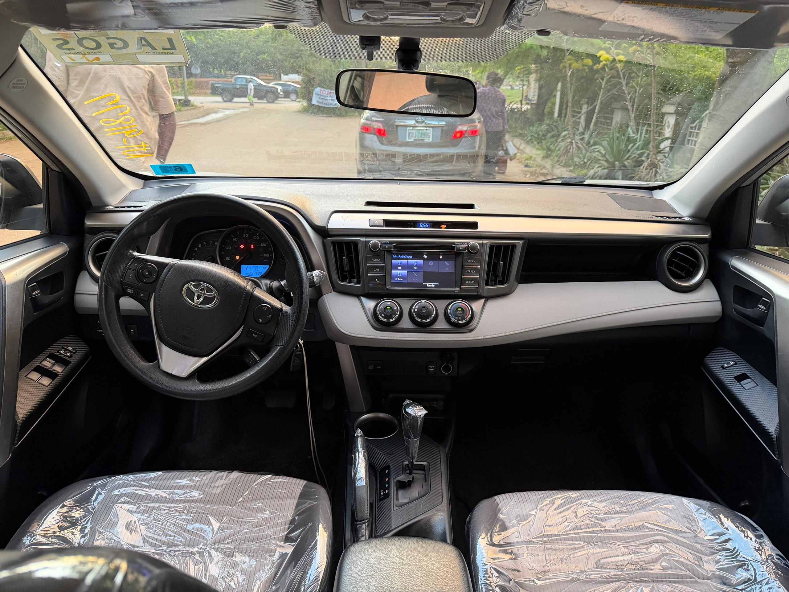 
								Extremely clean foreign used 2015 Toyota RAV4 LE with original Duty with nothing to fix going for just 18m 200k sambo abujadeal full									