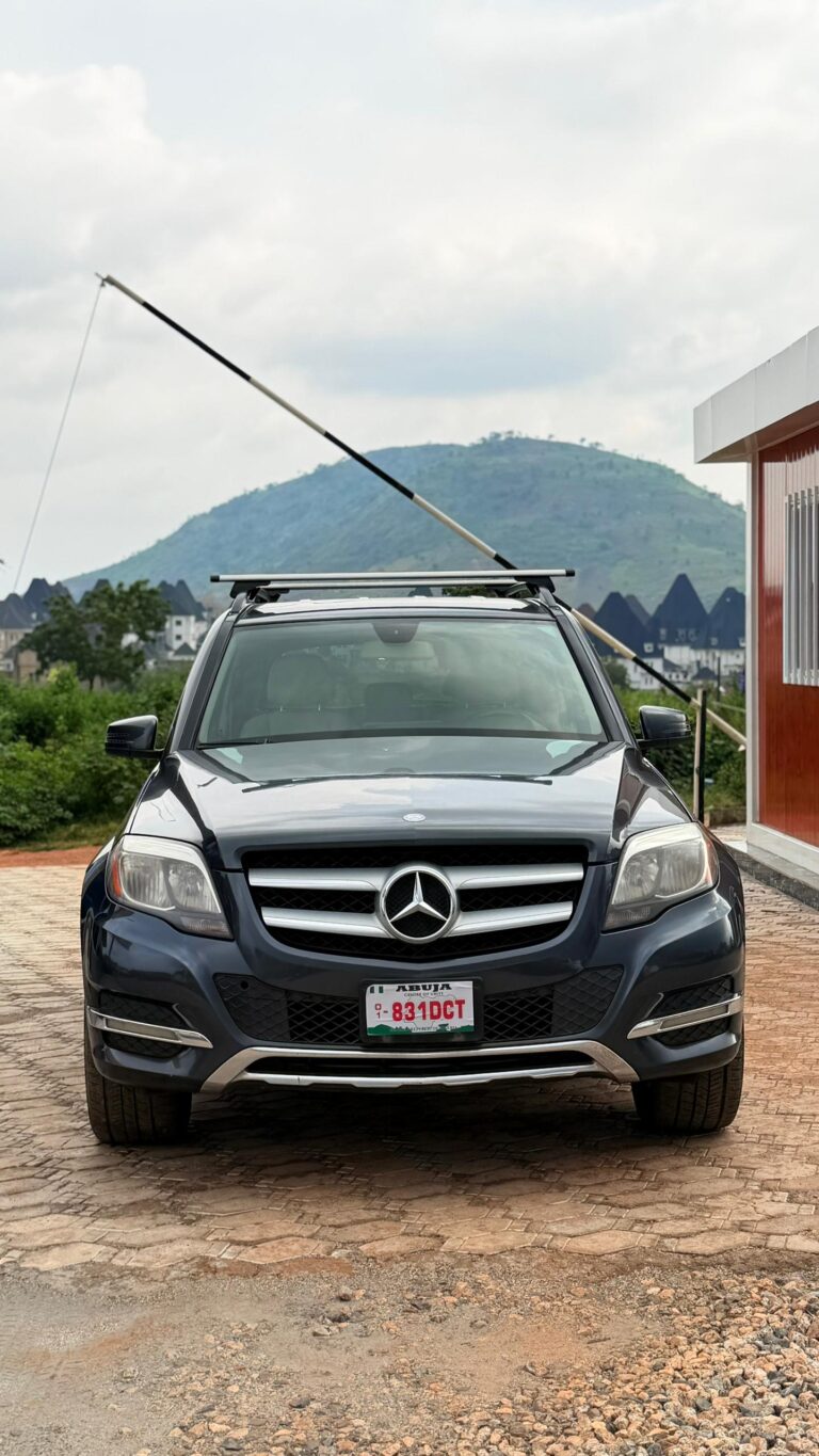 FOREIGN USED 2013 MERCEDEZ BENZ GLK350 4MATIC (BASIC OPTION) WITH PUSH TO START AND VERIFIED DUTY VALID FOR 16.5 MILLION NAIRA ONLY