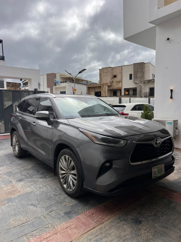2023 Toyota Highlander  Used Registered  Platinum 4WD 360 Degree Camera  Full duty Abuja  55m