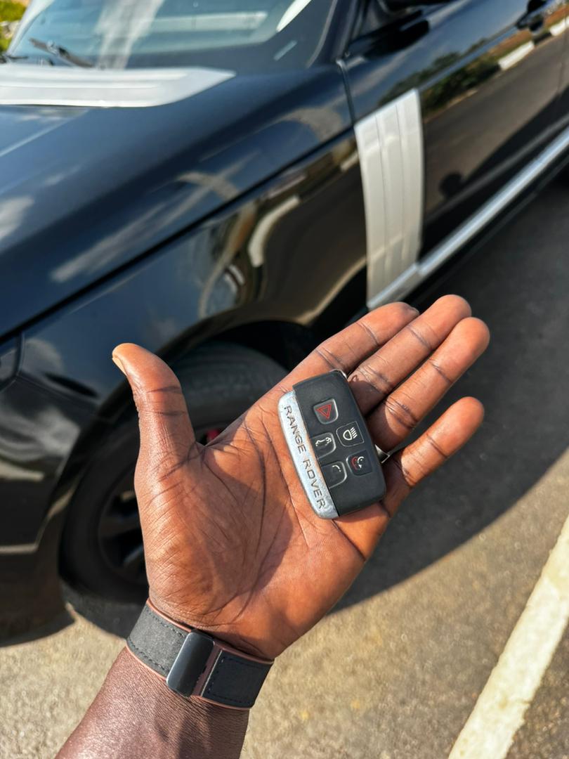 
								Good Deal‼️‼️‼️ 2025 Entry 2013 Neatly facelifted Range Rover Sport HSE car is in pristine condition (Nothing To Fix) fullest option (Keyless Double pano and more) with original duty going for just 24.5m with me (Moveable) Lugbe Abuja📍 ZERO CHAIN DEAL full									