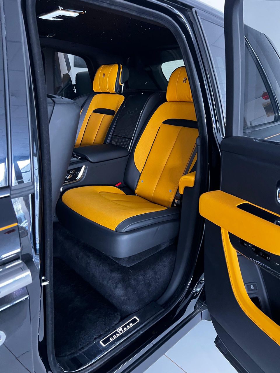 
								Price review ‼️‼️‼️‼️‼️‼️ Brand new 2024 ROLLS ROYS CULLINAN  WITH ORIGINAL DUTY  CLEAN TITLE  GOING FOR 1.1b now 800m Abuja deal full									