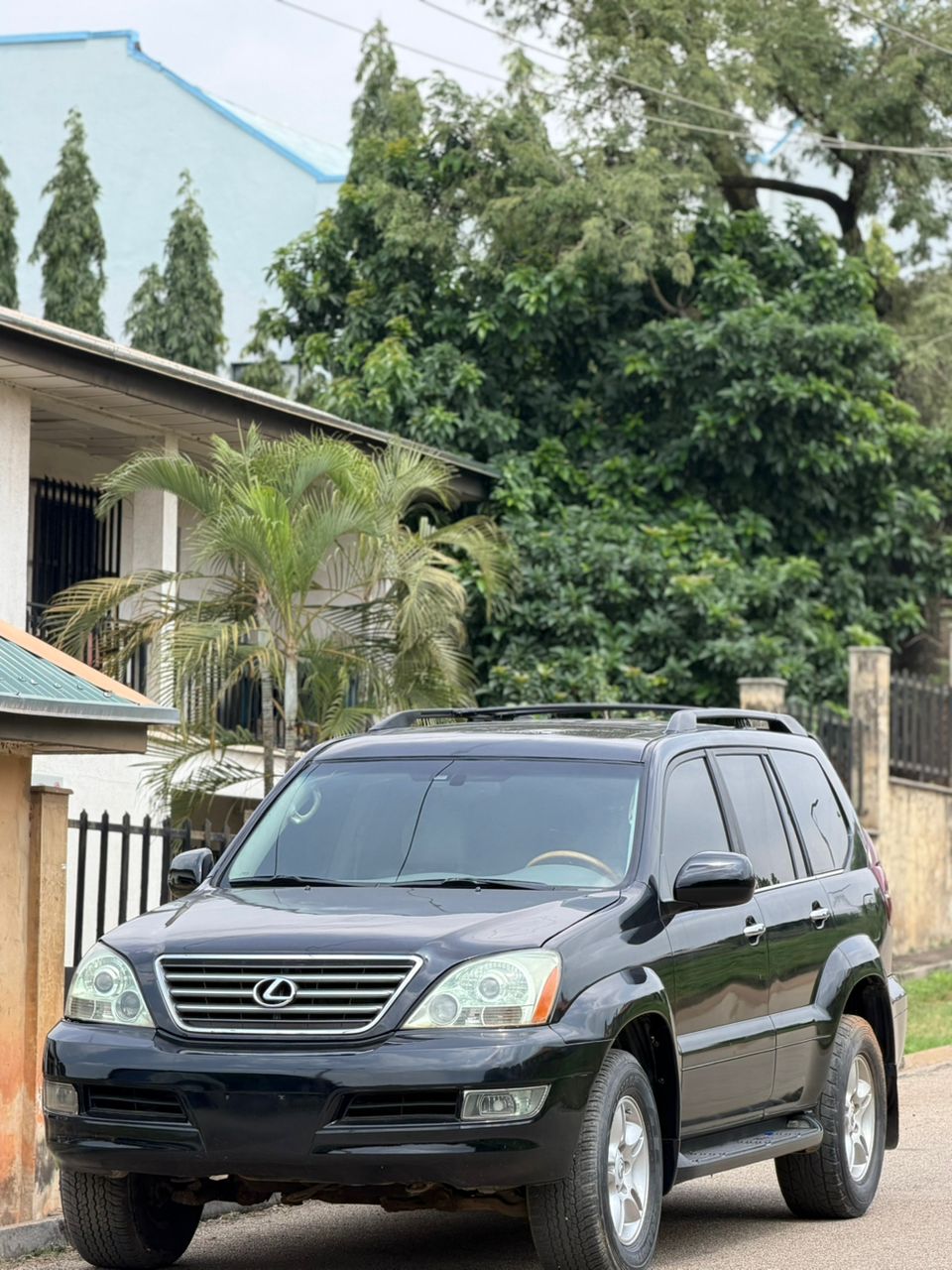 
								Distress Sell Extremely Clean Used Lexus GX470 2006 for just 7.9m Abuja full									