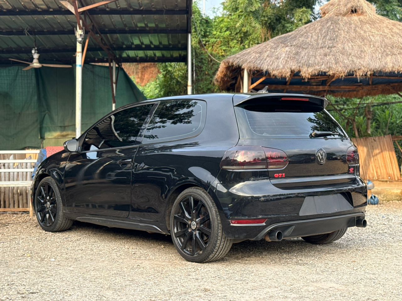 
								Massive distress Sell foreign used Volkswagen Gold GTI 2013 for just 8.9m Abuja full									