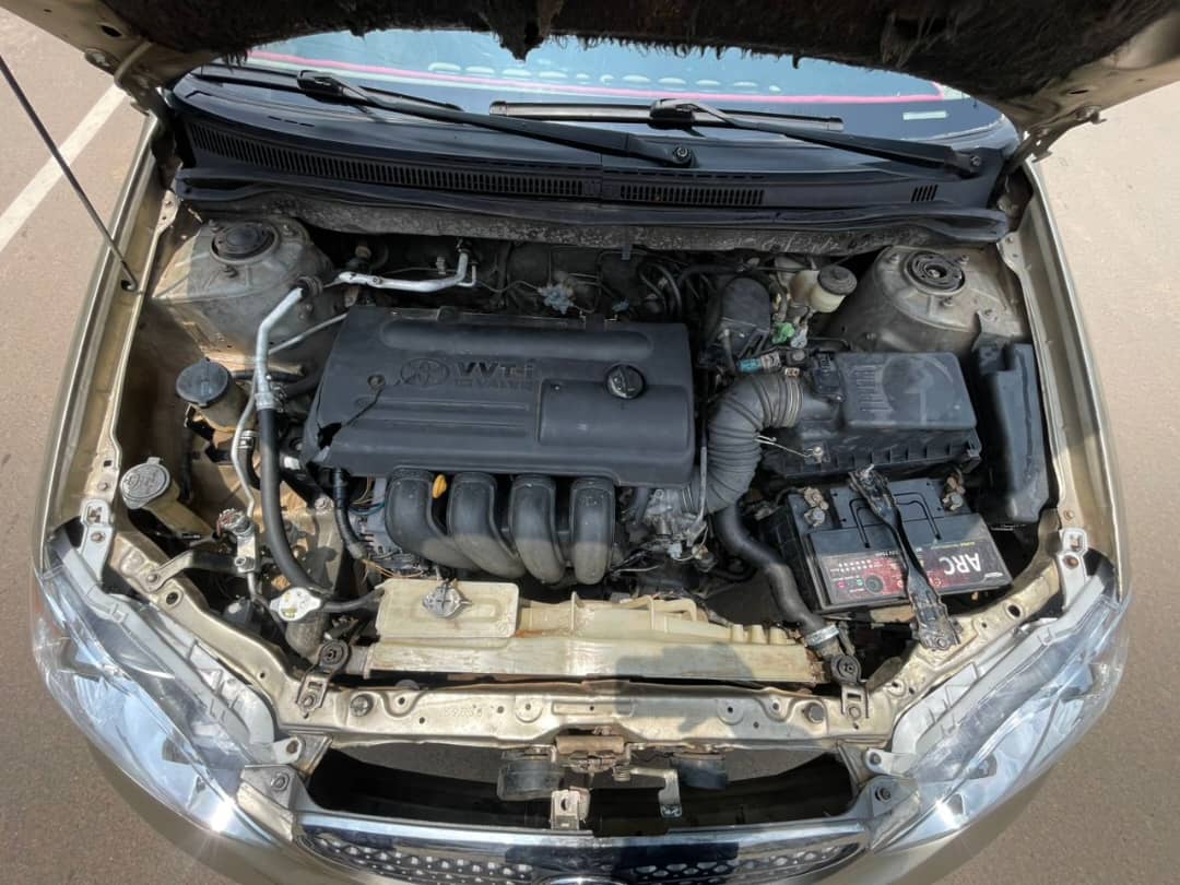 
								Extremely clean Toyota Corolla 2004 With Unterperd engine and gear Going for 5m Location Abuja full									