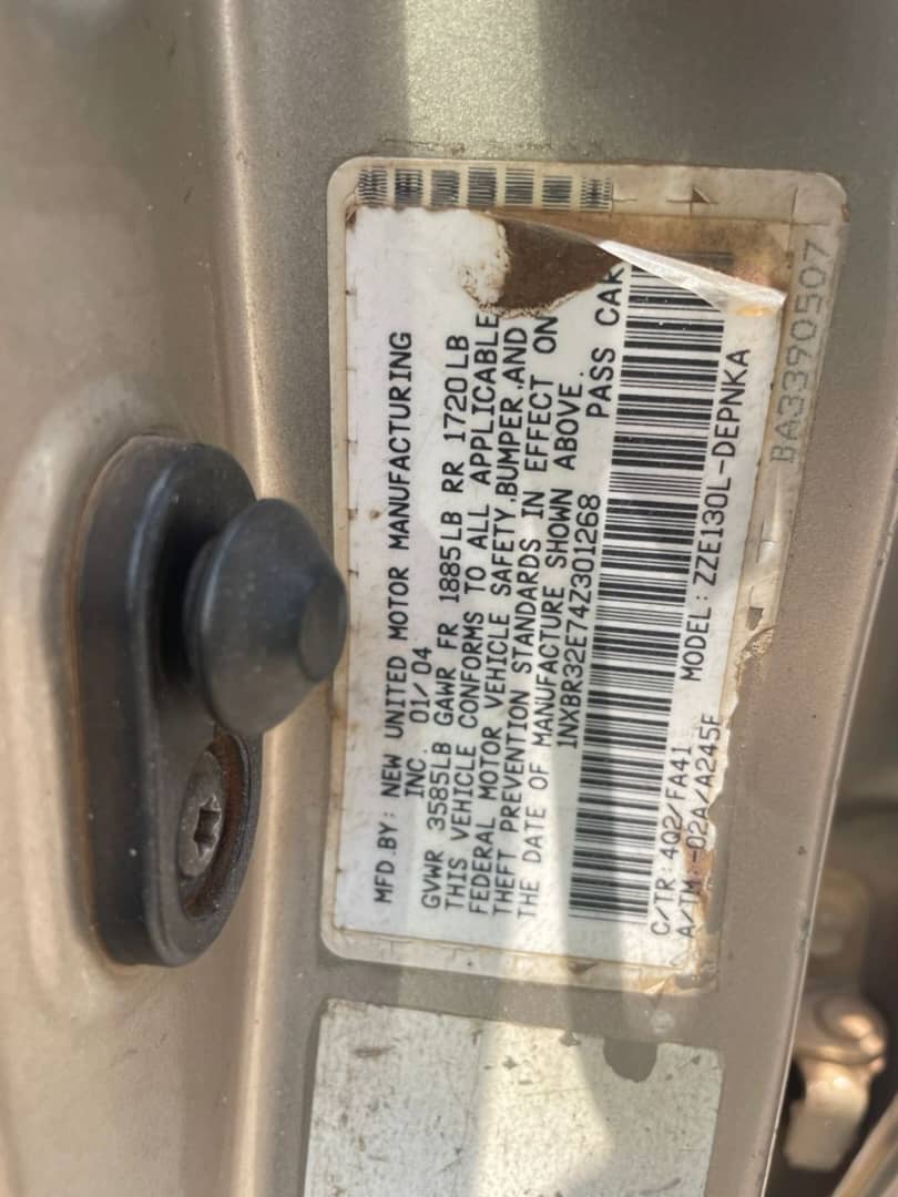 
								Extremely clean Toyota Corolla 2004 With Unterperd engine and gear Going for 5m Location Abuja full									