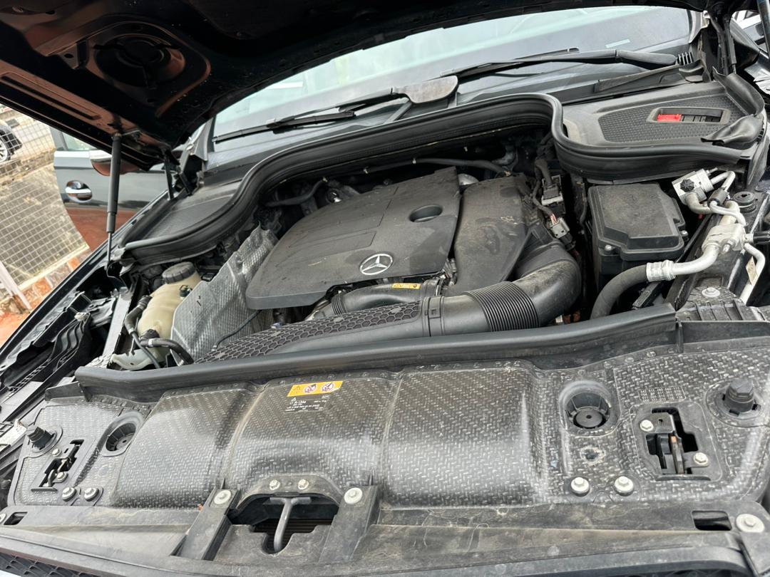 
								Just inn  Foreign used mecerdes Benz, GLE 350, going for 63m Abujadeal full									