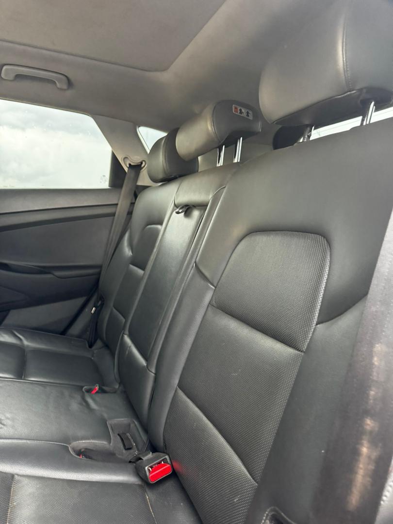
								Giveaway Deal‼️‼️‼️ (163k Mileage) Grade A Foreign Used 2015/16 Hyundai Tucson (Unlimited AWD) car is in pristine condition (Nothing To Fix) fullest option (Keyless Power Booth Full Pano and more) with 2026 Entry Duty going for just 19.2m with our sambo (Moveable) Lugbe Abuja📍 ZERO CHAIN DEAL full									