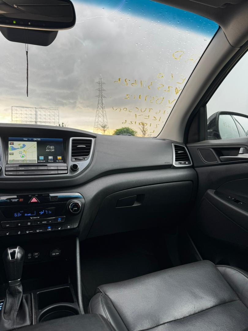 
								Giveaway Deal‼️‼️‼️ (163k Mileage) Grade A Foreign Used 2015/16 Hyundai Tucson (Unlimited AWD) car is in pristine condition (Nothing To Fix) fullest option (Keyless Power Booth Full Pano and more) with 2026 Entry Duty going for just 19.2m with our sambo (Moveable) Lugbe Abuja📍 ZERO CHAIN DEAL full									