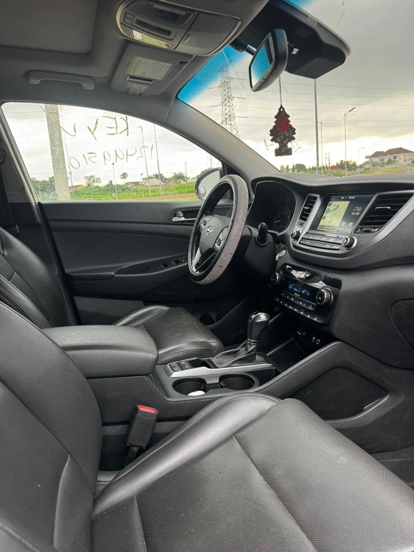 
								Giveaway Deal‼️‼️‼️ (163k Mileage) Grade A Foreign Used 2015/16 Hyundai Tucson (Unlimited AWD) car is in pristine condition (Nothing To Fix) fullest option (Keyless Power Booth Full Pano and more) with 2026 Entry Duty going for just 19.2m with our sambo (Moveable) Lugbe Abuja📍 ZERO CHAIN DEAL full									