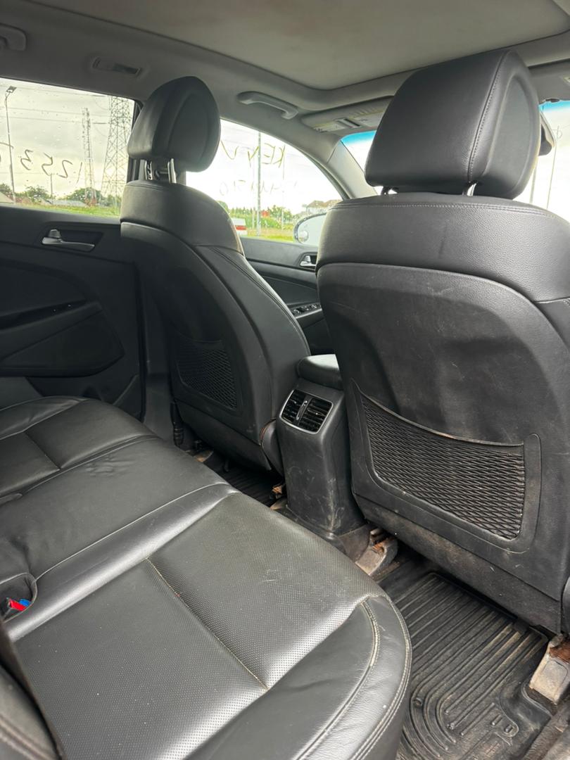 
								Giveaway Deal‼️‼️‼️ (163k Mileage) Grade A Foreign Used 2015/16 Hyundai Tucson (Unlimited AWD) car is in pristine condition (Nothing To Fix) fullest option (Keyless Power Booth Full Pano and more) with 2026 Entry Duty going for just 19.2m with our sambo (Moveable) Lugbe Abuja📍 ZERO CHAIN DEAL full									