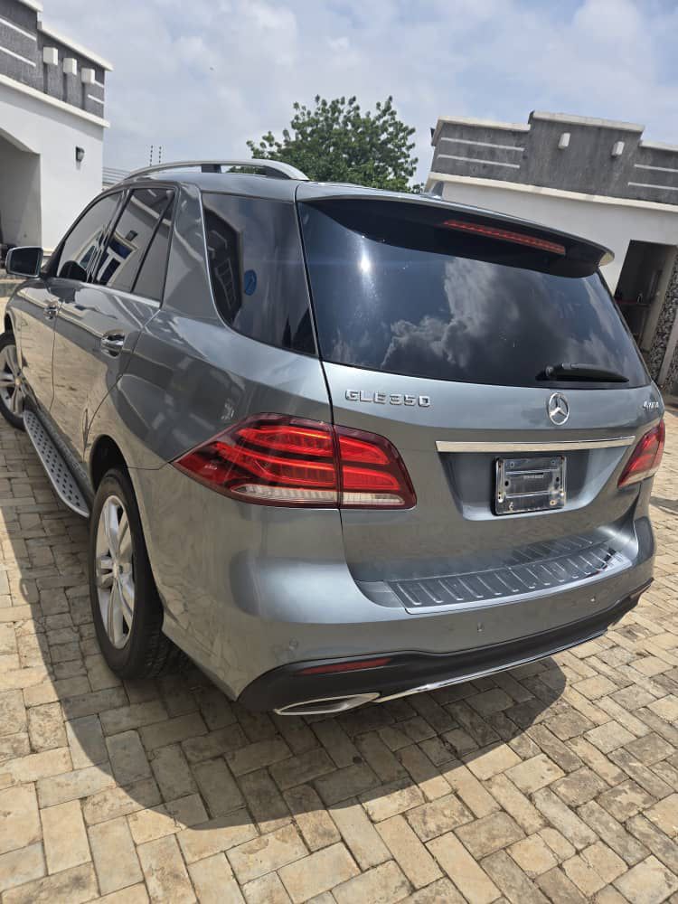 
								Giveaway Deal‼️‼️‼️ Carefully Used (Unregistered) 2013 MBenz ML350 Facelifted to Gle350 (Keyless & Sunroof) With Original Duty going for just 15.3m Net Dawaki Abuja📍 ZERO CHAIN DEAL full									