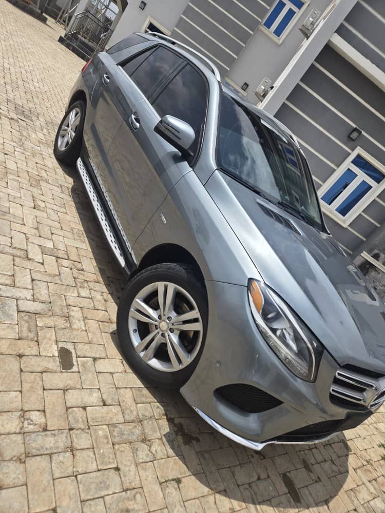 
								Giveaway Deal‼️‼️‼️ Carefully Used (Unregistered) 2013 MBenz ML350 Facelifted to Gle350 (Keyless & Sunroof) With Original Duty going for just 15.3m Net Dawaki Abuja📍 ZERO CHAIN DEAL full									