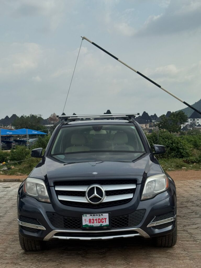 FOREIGN USED 2013 MERCEDEZ BENZ GLK350 4MATIC (BASIC OPTIONS) WITH KEY TO START AND VERIFIED DUTY VALID FOR 16.5 MILLION NAIRA ONLY