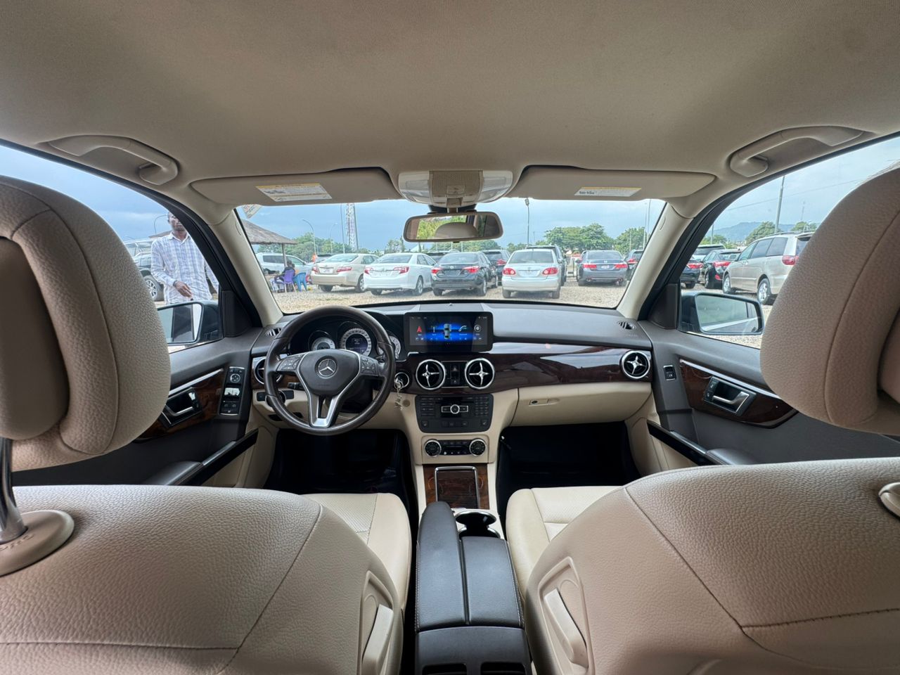 
								FOREIGN USED 2013 MERCEDEZ BENZ GLK350 4MATIC (BASIC OPTIONS) WITH KEY TO START AND VERIFIED DUTY VALID FOR 16.5 MILLION NAIRA ONLY full									
