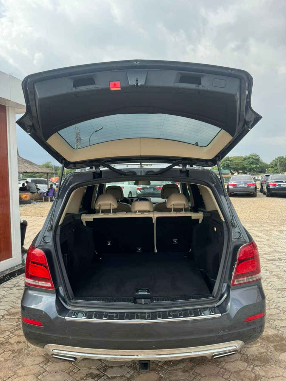 
								FOREIGN USED 2013 MERCEDEZ BENZ GLK350 4MATIC (BASIC OPTIONS) WITH KEY TO START AND VERIFIED DUTY VALID FOR 16.5 MILLION NAIRA ONLY full									