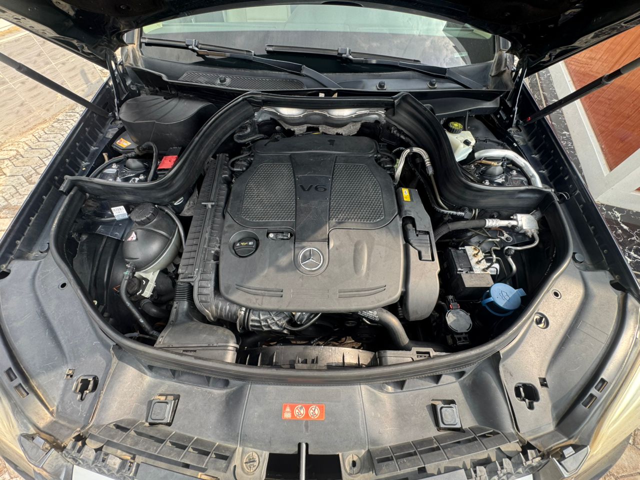 
								FOREIGN USED 2013 MERCEDEZ BENZ GLK350 4MATIC (BASIC OPTIONS) WITH KEY TO START AND VERIFIED DUTY VALID FOR 16.5 MILLION NAIRA ONLY full									