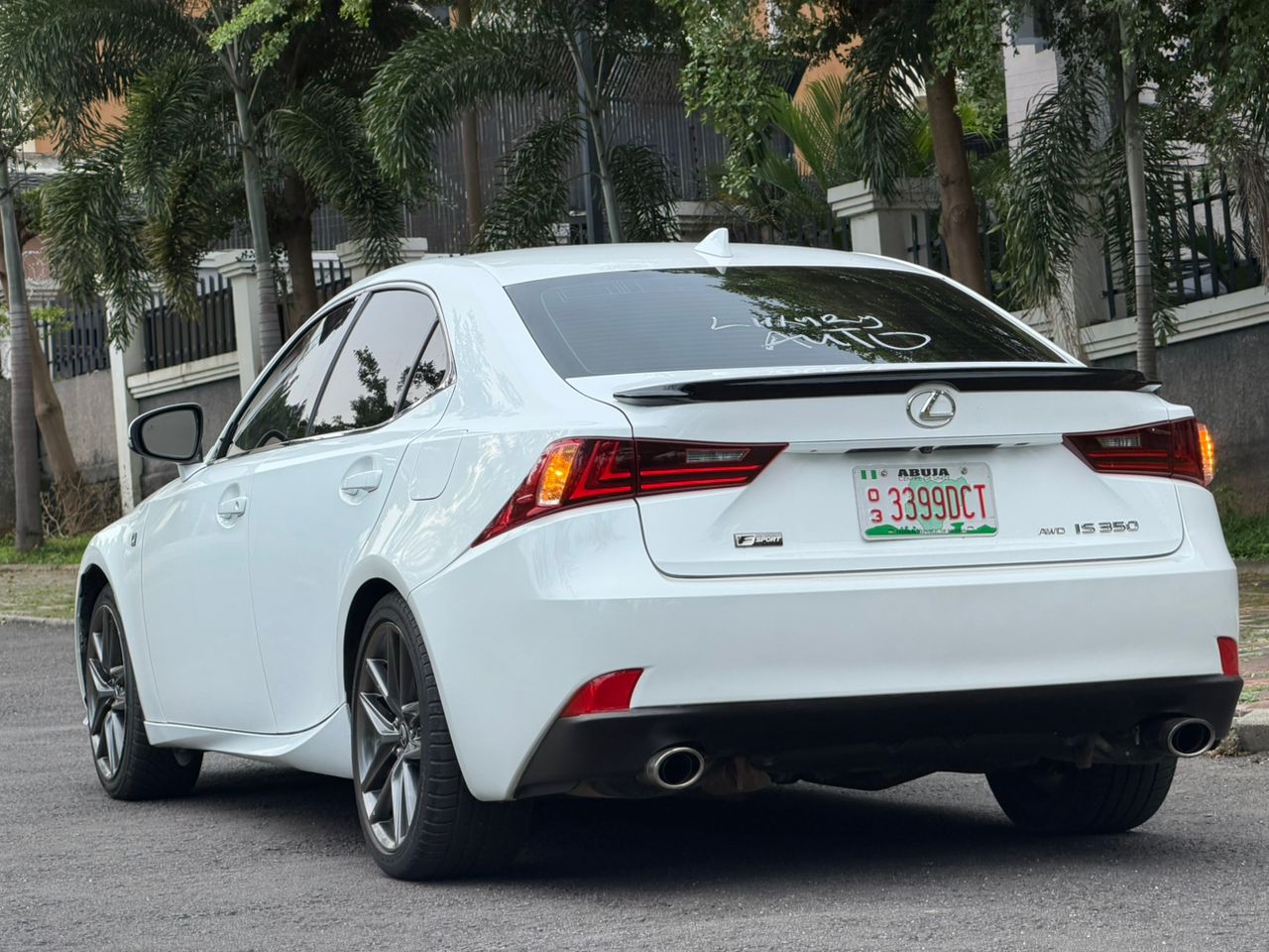 
								FOREIGN USED 2015 LEXUS IS350 AWD FSPORT // SUNROOF // KEYLESS // WITH ORIGINAL CUSTOMS DUTY GOING FOR 22M full									