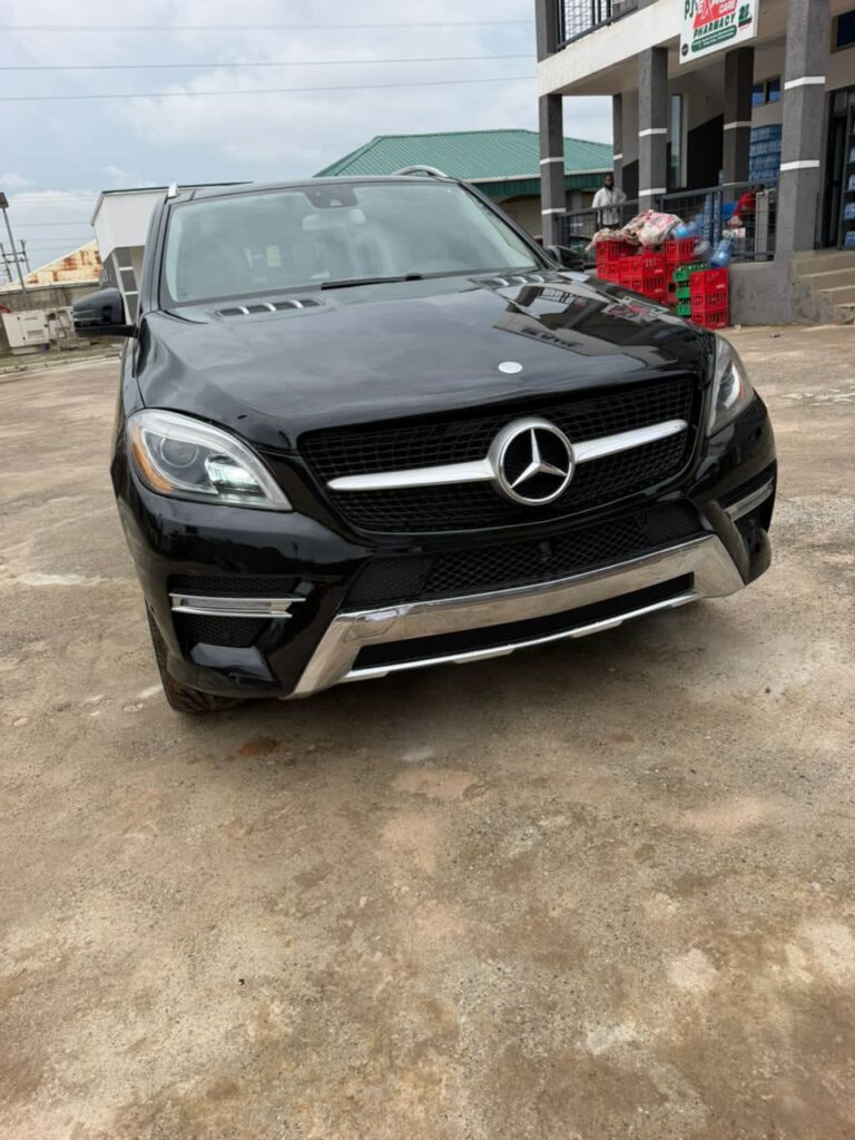 Super clean distress ML400 2015  Price 15.5m