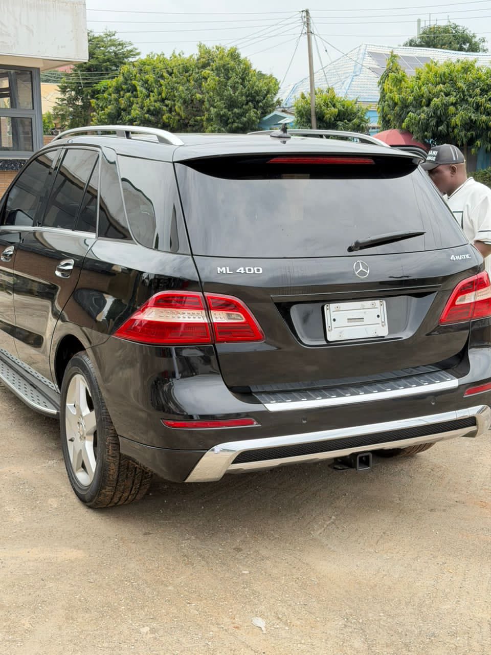 
								Super clean distress ML400 2015  Price 15.5m full									