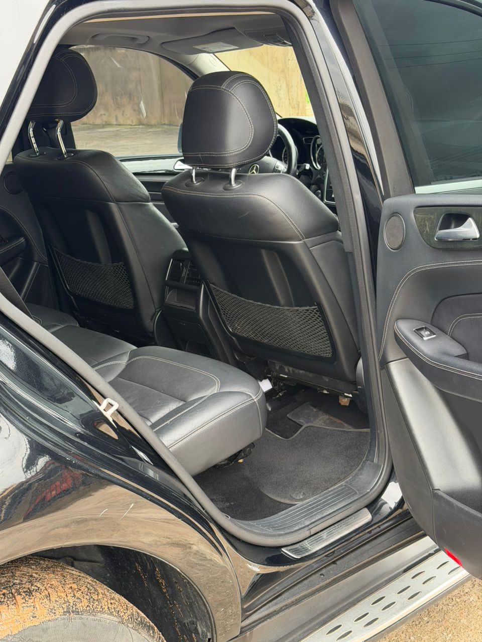 
								Super clean distress ML400 2015  Price 15.5m full									
