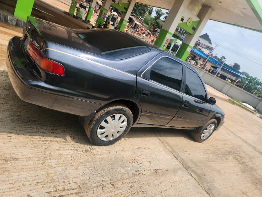 
								Belgium standard Toyota camry big light engine and gear untempared ac chilling 2.6 location karu Abuja full									