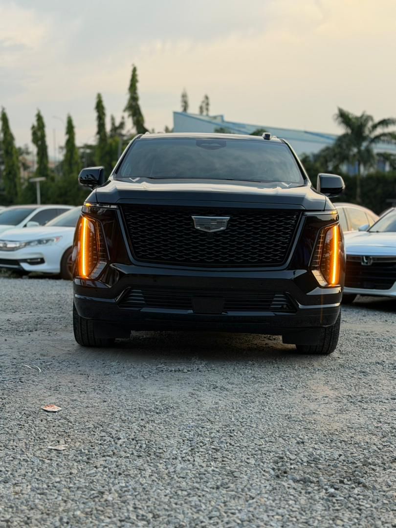 
								Distress alert ,2025/26 brandnew platinum edition escalade value 500m distress at 355m now ,with duty hurry now full									