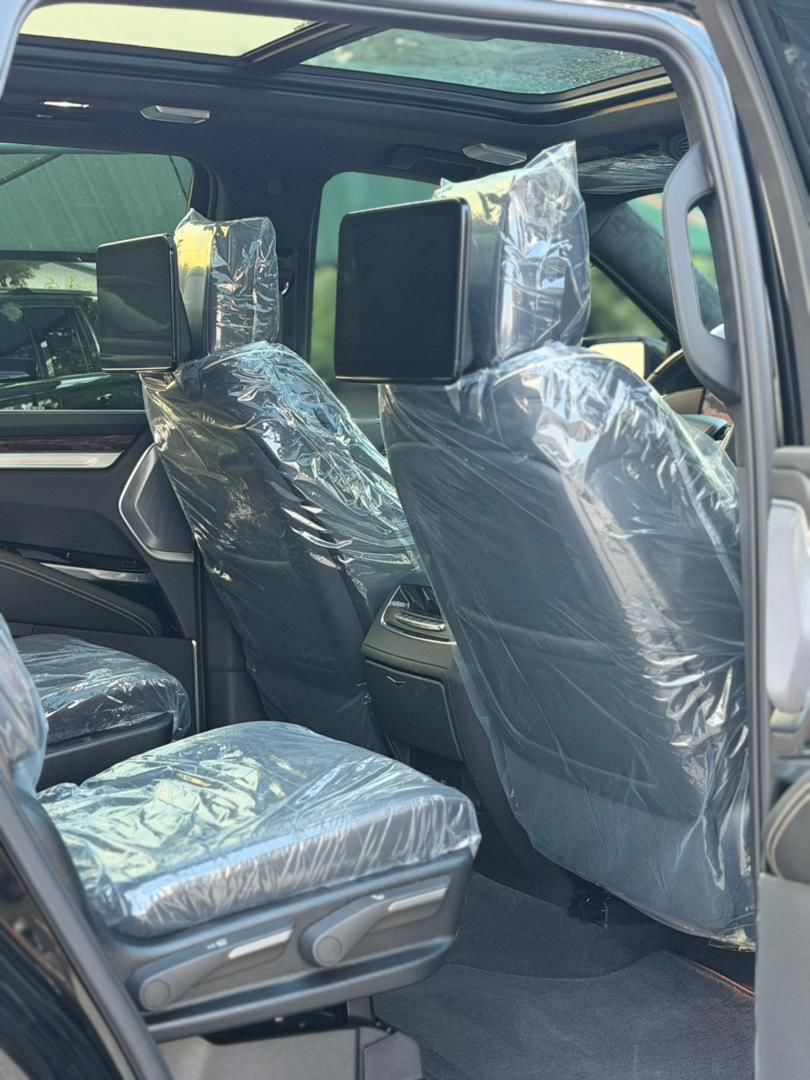 
								Distress alert ,2025/26 brandnew platinum edition escalade value 500m distress at 355m now ,with duty hurry now full									