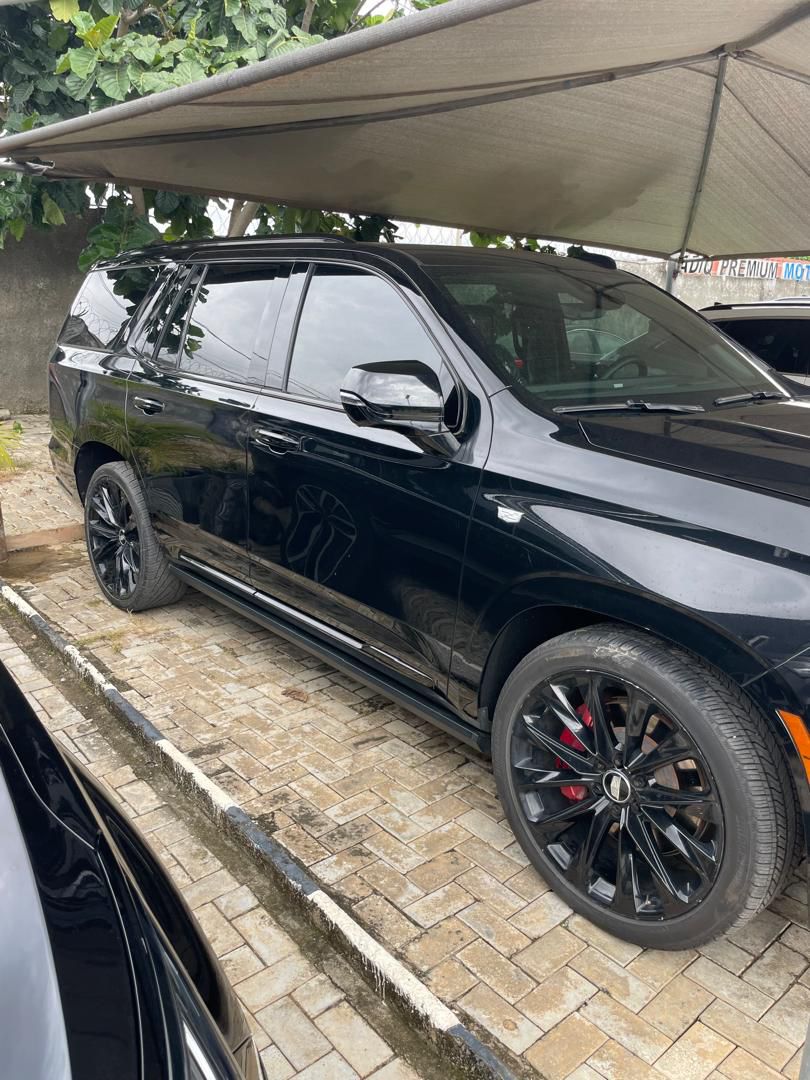 
								Distress alert ,2025/26 brandnew platinum edition escalade value 500m distress at 355m now ,with duty hurry now full									