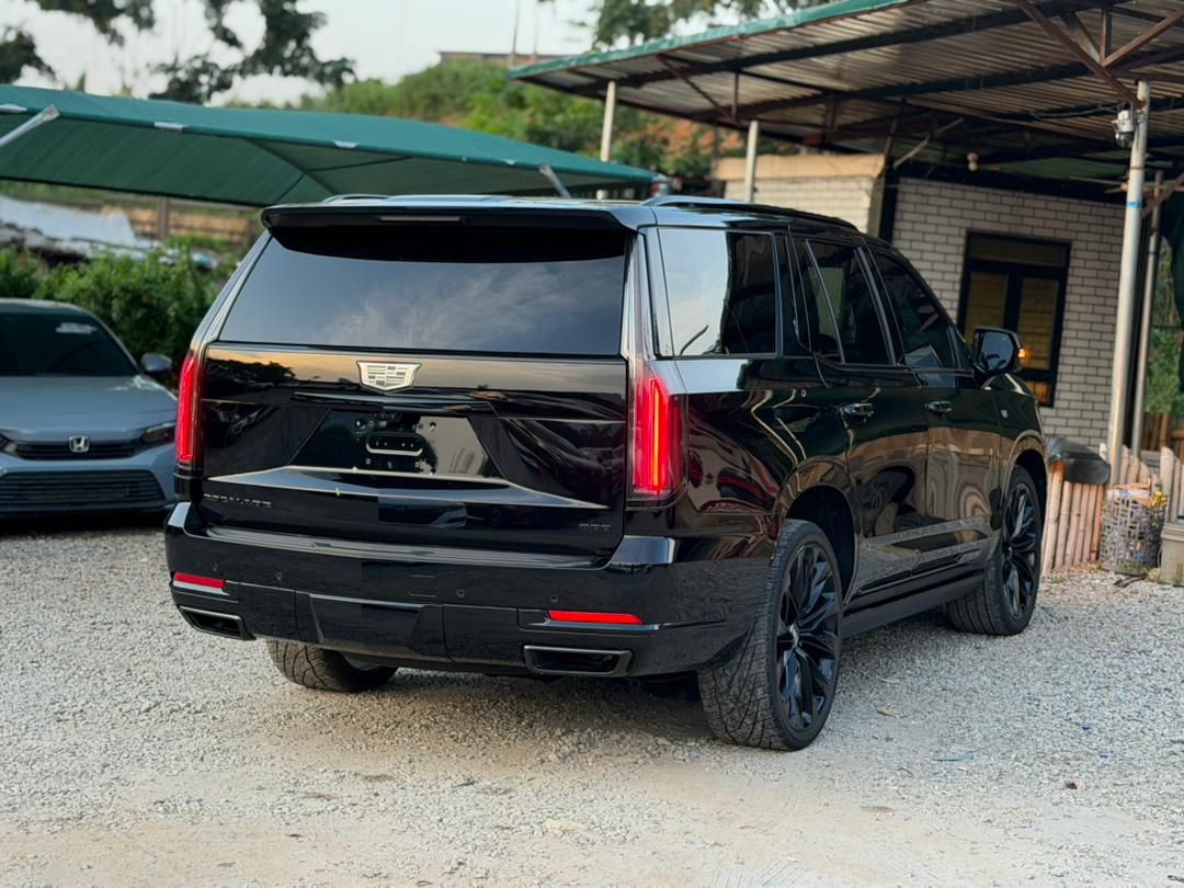 
								Distress alert ,2025/26 brandnew platinum edition escalade value 500m distress at 355m now ,with duty hurry now full									