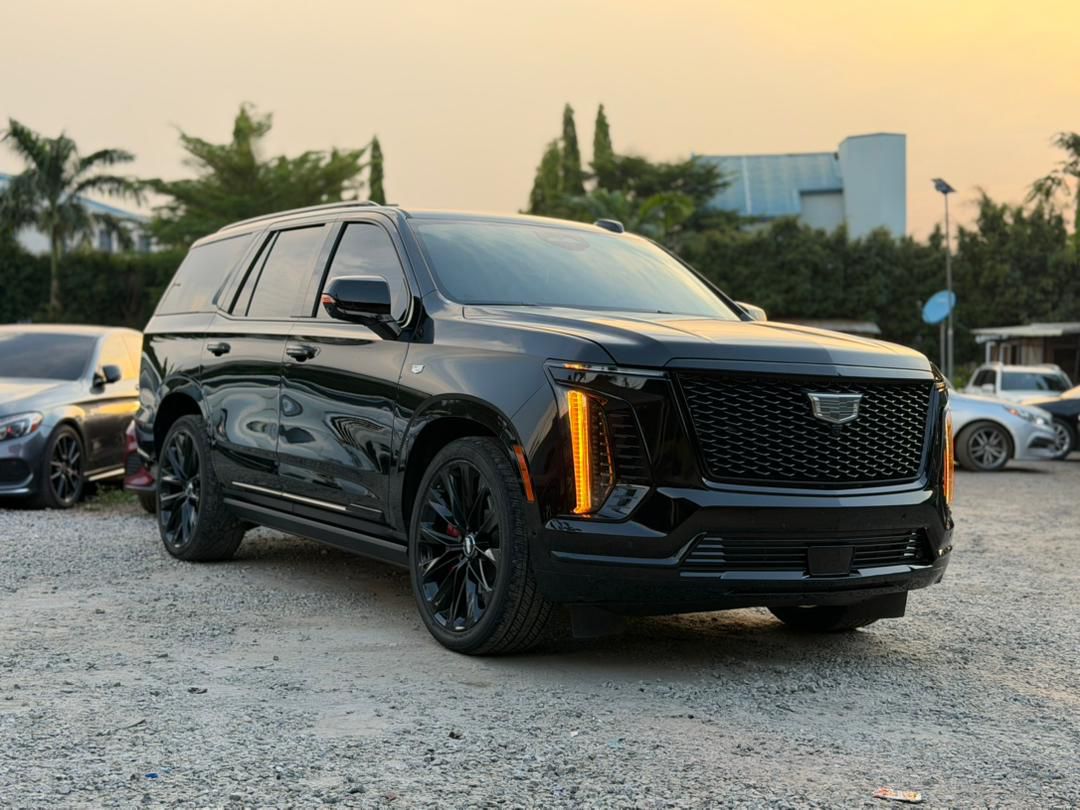 
								Distress alert ,2025/26 brandnew platinum edition escalade value 500m distress at 355m now ,with duty hurry now full									