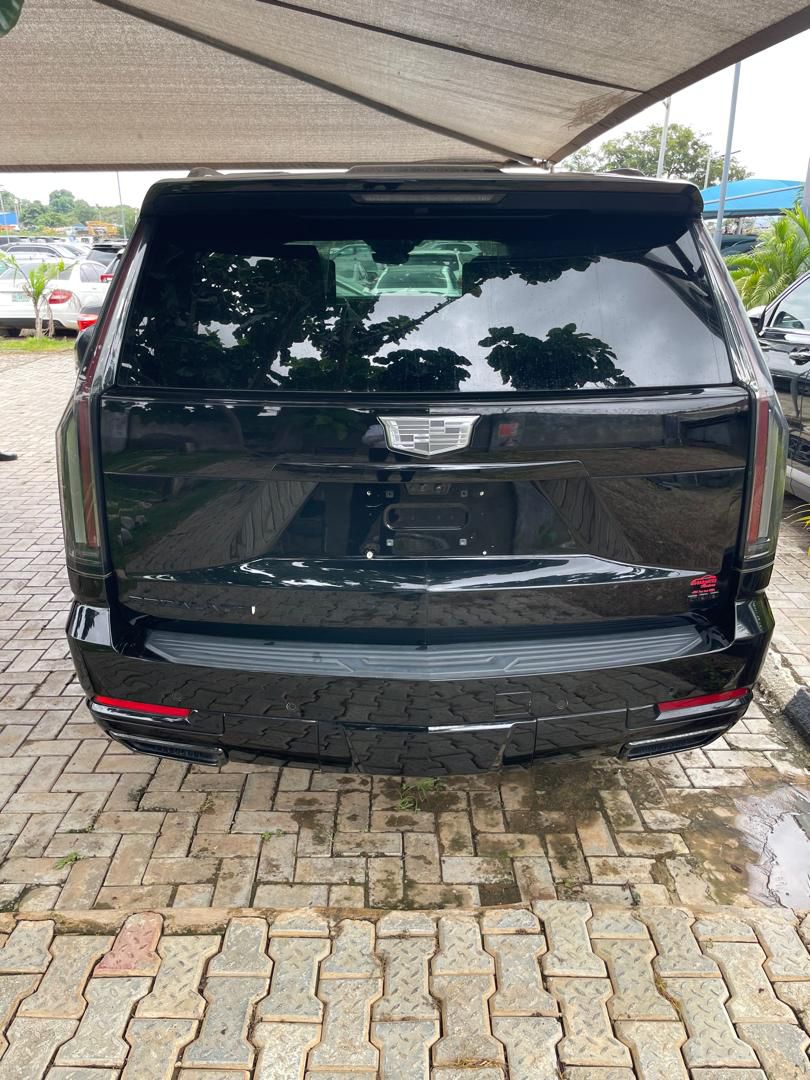 
								Distress alert ,2025/26 brandnew platinum edition escalade value 500m distress at 355m now ,with duty hurry now full									