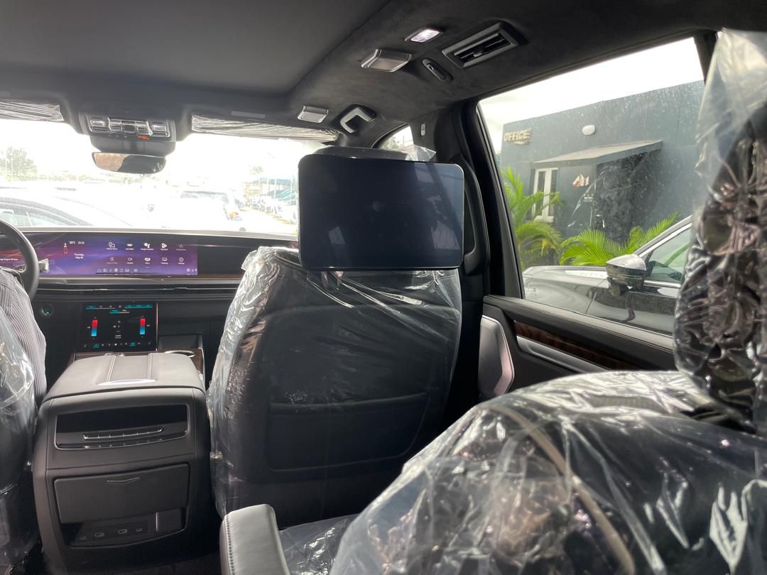 
								Distress alert ,2025/26 brandnew platinum edition escalade value 500m distress at 355m now ,with duty hurry now full									