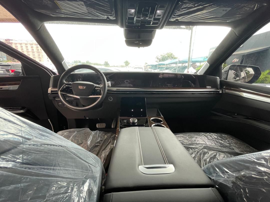 
								Distress alert ,2025/26 brandnew platinum edition escalade value 500m distress at 355m now ,with duty hurry now full									