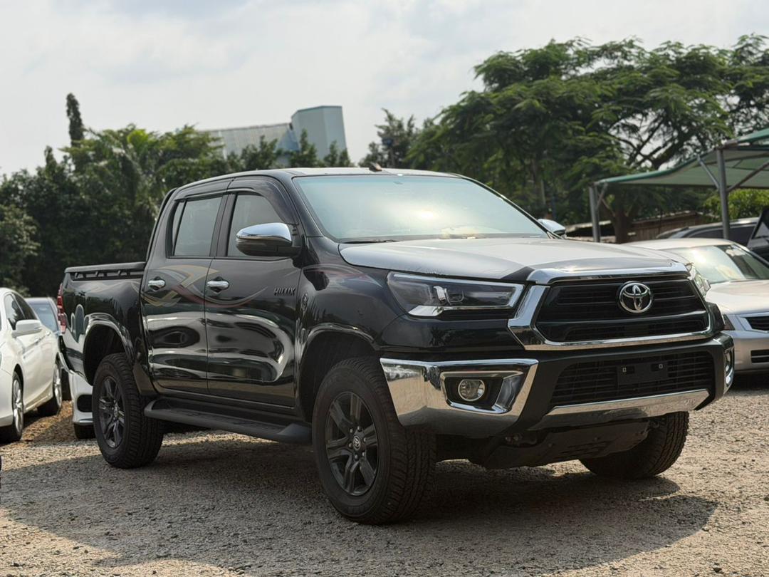 
								Brand new 2025 Hilux SRS Automatic with Duty for 73m Abuja full									