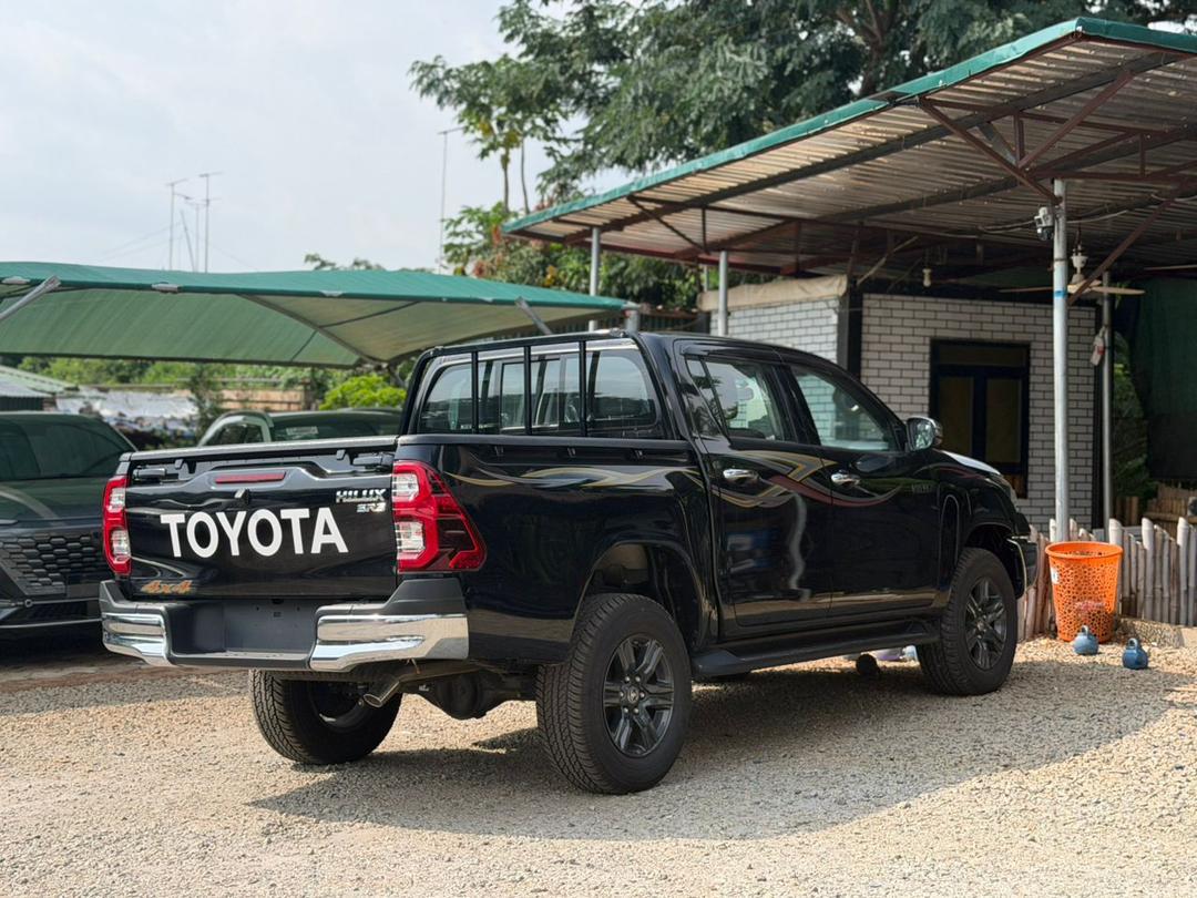
								Brand new 2025 Hilux SRS Automatic with Duty for 73m Abuja full									