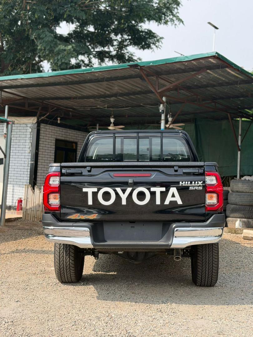 
								Brand new 2025 Hilux SRS Automatic with Duty for 73m Abuja full									