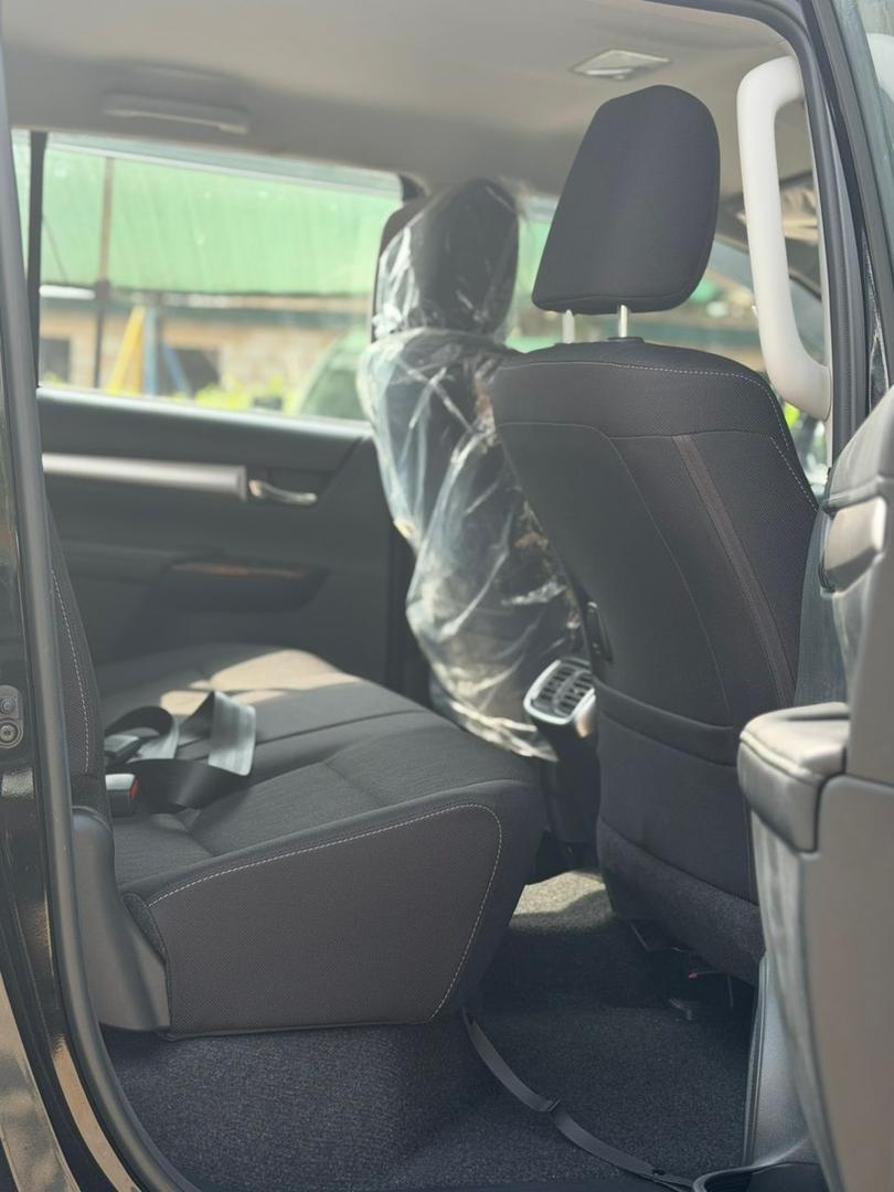 
								Brand new 2025 Hilux SRS Automatic with Duty for 73m Abuja full									