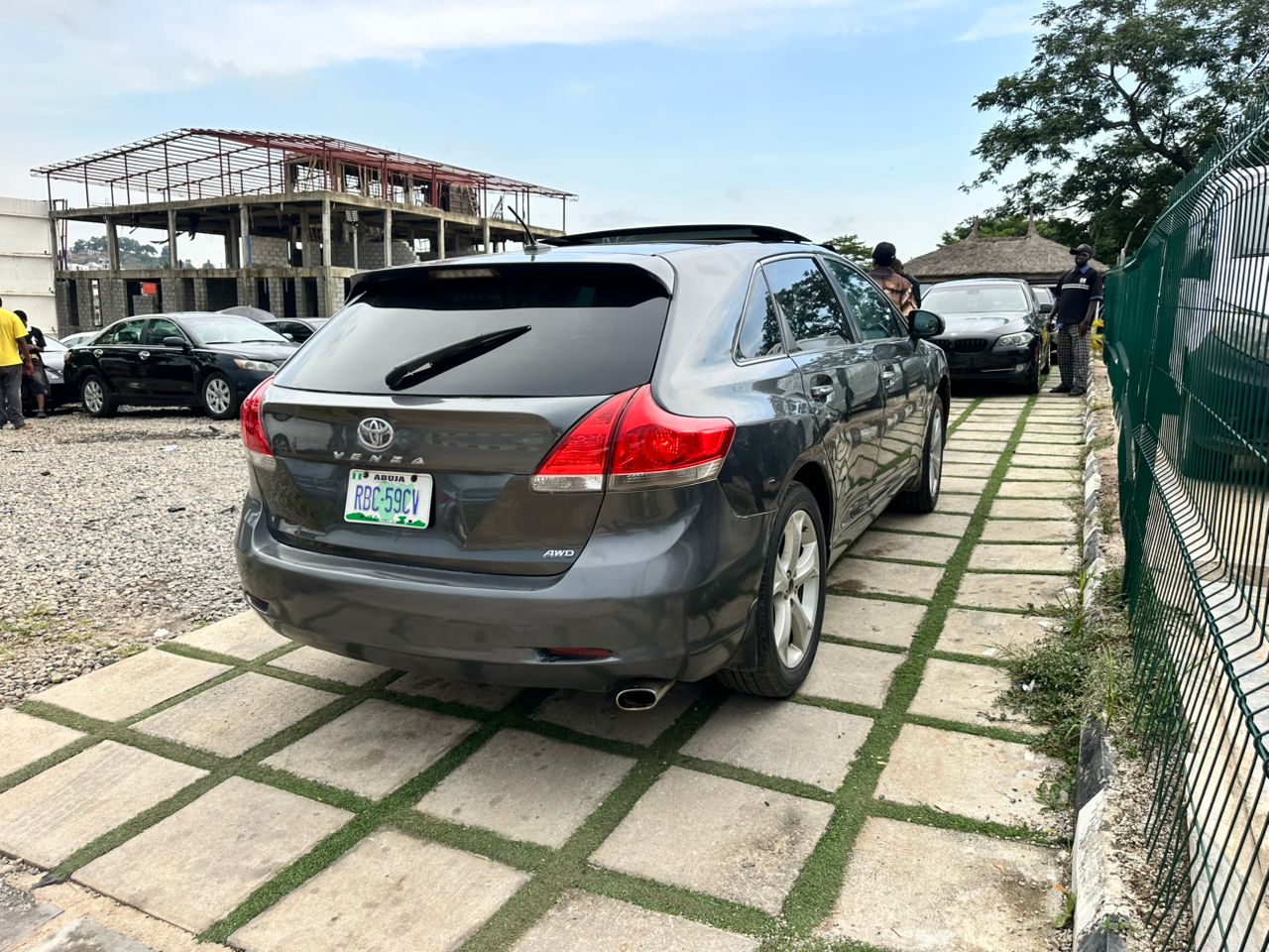 
								Full option XLE Venza 2010 model now available.. first body paint with duty 9.7m only full									