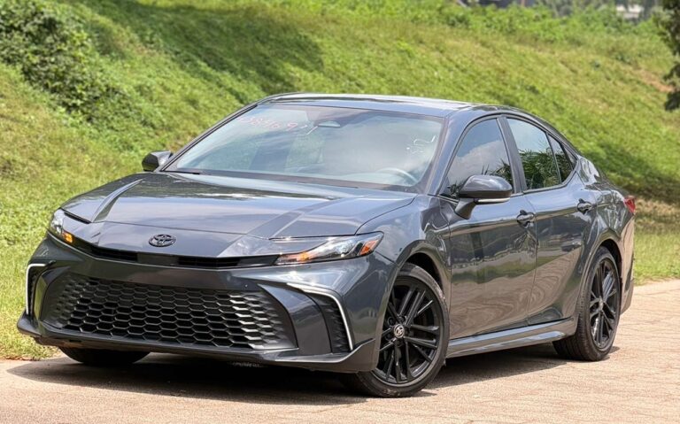 EXTREMELY CLEAN 2025 TOYOTA CAMRY SE(HYBRID & PETROL) WiTh Custom Duty Going for Just 63m OnLy🔥  AbuJa LoKaTioN