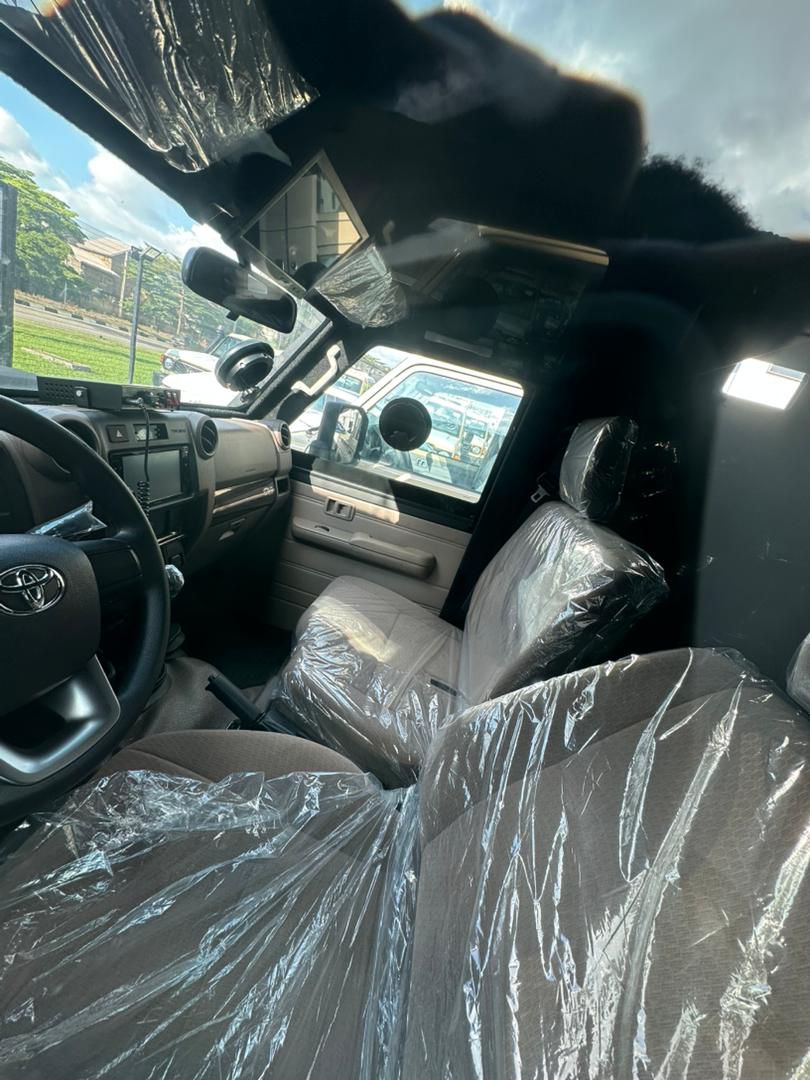 
								IDAN DEAL‼️‼️‼️ An extremely clean Brand new bulletproof military Toyota land cruiser Bufallo 2026 model with verify duty paid going for just 260m with sambo owners house Abuja📍 ZERO CHAIN DEAL full									