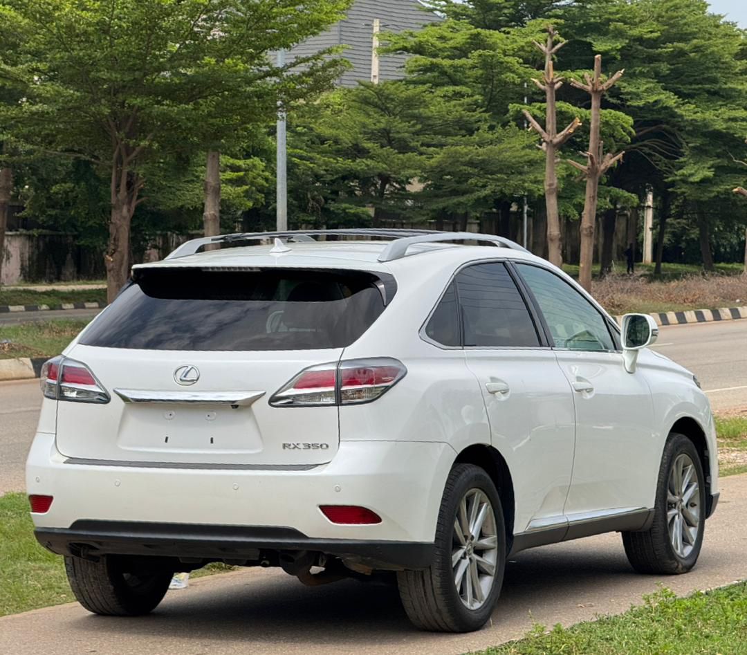 
								Distress sales ❌❌Direct Belgium 🇧🇪 Lexus RX350 2013 model Everything perfect Accident 🆓 original 📑 going for JUST 23m only full									