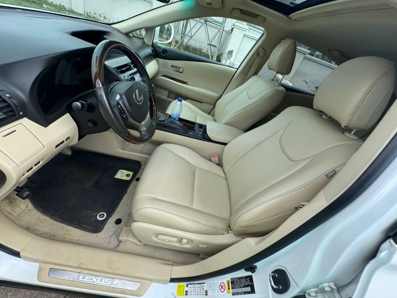 
								Distress sales ❌❌Direct Belgium 🇧🇪 Lexus RX350 2013 model Everything perfect Accident 🆓 original 📑 going for JUST 23m only full									