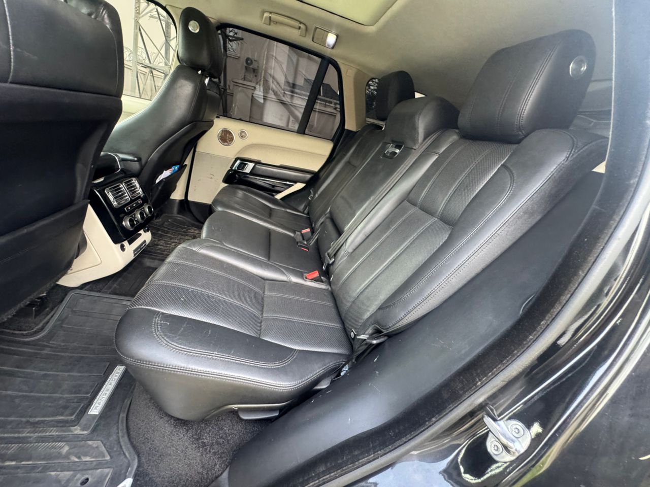 
								Urgent sales ‼️ 2025 Entry 2013 Neatly facelifted Range Rover Sport HSE car is in pristine condition (Nothing To Fix) fullest option (Keyless Double pano and more) with original duty going for just 23.5m come for inspection and payment before you hear sold full									