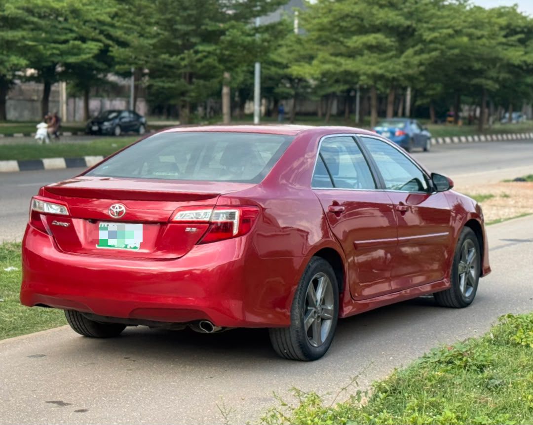 
								Distress sales 🚨🚨Super clean ‼️ Belgium Excape Toyota camry SE 2014 untempered engine nd gear everything perfect going for 8.2 only full									