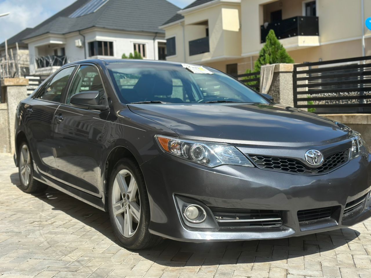 
								EXTREMELY SHARP  GRADE FOREIGN USED 2013 ON BELT TOYOTA CAMRY SE, MINT INTERIOR, NO SINGLE 9JA PAINT WITH UNTAMPARED ENGINE ND GEAR.GOING FOR JUST 13.5M ONLY full									